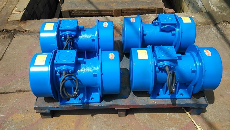 關于不同廠家振動電機同步協調問題？
